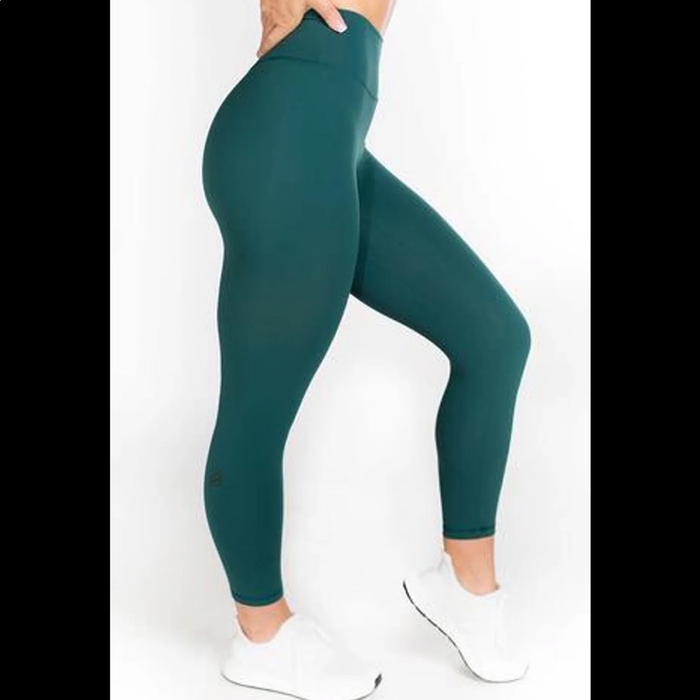 P'Tula Emerald Green Mayra Plush 21" Leggings